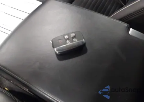 2017 Land Rover Discovery Hse Luxury from USA, damaged, VIN SALRHBBV5HA017993